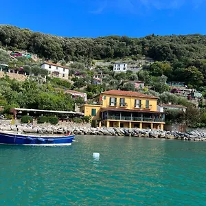 Lorena Gasthuis Porto Venere